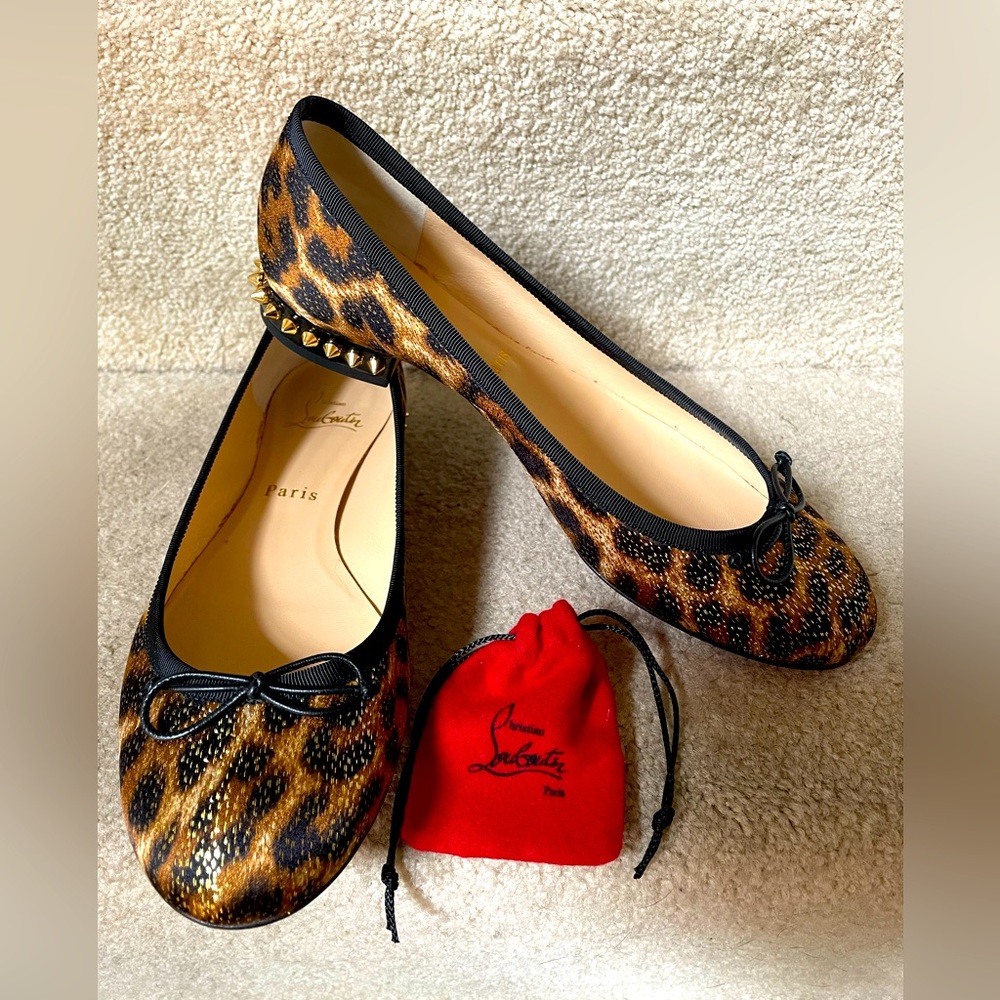 New 37.5 Christian Louboutin animal print gold studs ballet flat